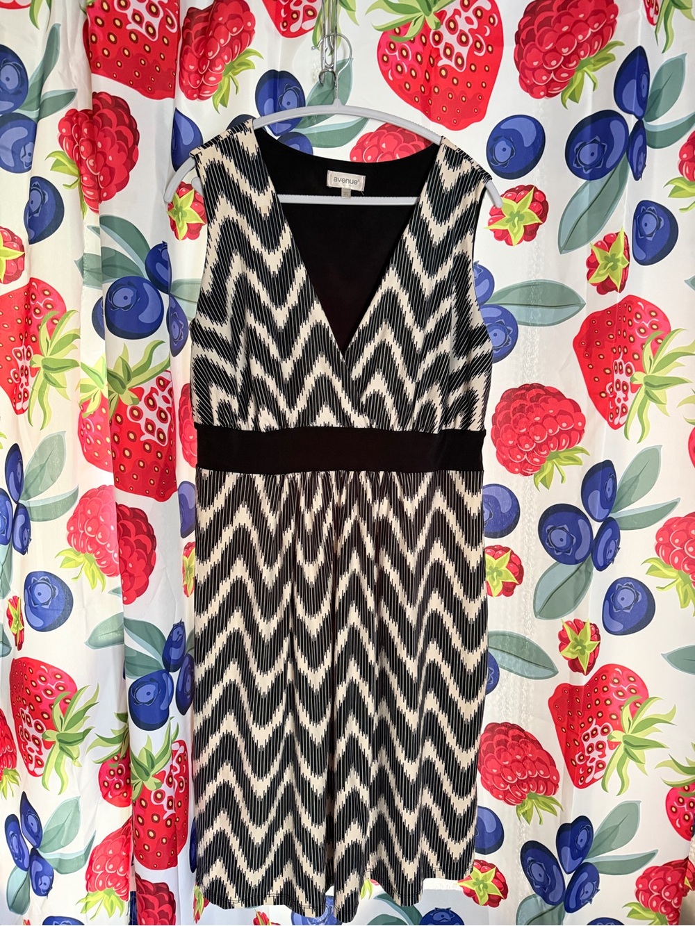 Avenue Black & White Chevron V-Neck Dress